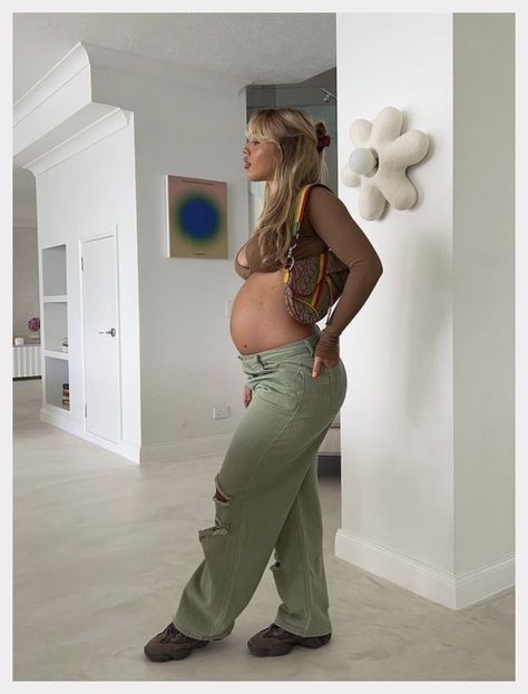 Pregnant Music Festival Outfit, Hot Pregnant Outfits, Bump Fits Summer, Pregnant Coachella Outfits, Belly Out Pregnancy Outfit, Pregnant Hippie Outfits, Fancy Pregnancy Outfits, 4 Month Pregnancy Outfits, Hot Maternity Outfits