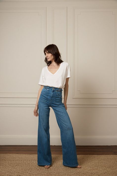 Chic With Jeans, Tops With High Waisted Jeans, Full Length Jeans Outfit, Wide Leg High Waist Jeans Outfit, High Waist Flare Jeans Outfit, Wide Ankle Jeans, Super High Waisted Jeans, Wide Leg Outfit, Christmas Outfit Inspiration