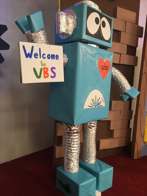 Robotics Decoration, I Wonder Vbs Decorations, Stem Decorations, Robot Classroom, Vbs Space, Computer Lab Decor, Science Lab Decorations, Maker Fun Factory Vbs, Robot Decorations