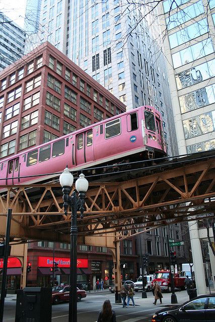 The Pink Line on the CTA rapid transit system in Chicago. Pink Chicago Aesthetic, Pink Train Aesthetic, Chicago Train Aesthetic, Chicago Lifestyle Aesthetic, Transit Aesthetic, Uic Chicago, Chicago Train, Pink Train, Chicago Trip