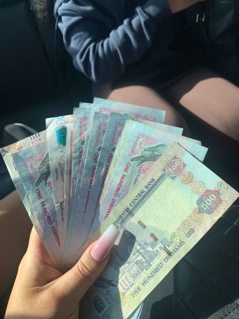 Dubai Currency Snapchat, Uae Money, Dubai Currency, Magical Makeup, Funny Arabic Quotes, Money Goals, Girly Accessories, Instagram Icons, Make Money From Home