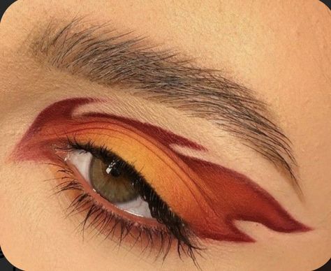 Fire Eyeshadow Makeup Ideas, Fire Eyeliner Eye Makeup, Fire Eye Makeup Look, Fire Eyeshadow Looks, Fire Makeup Eye, Fire Makeup Ideas, Fire Costume Ideas, Flame Eye Makeup, Fire Eye Makeup