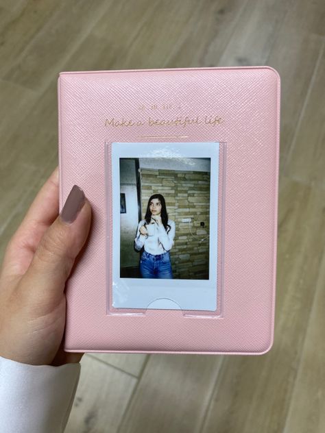 Polaroid Album Book, Polaroid Album Ideas, Poloroid Film, Polaroid Poses, Instax Photo Album, Polaroid Album, Polaroid Photo Album, Make Life Beautiful, Houses Interior