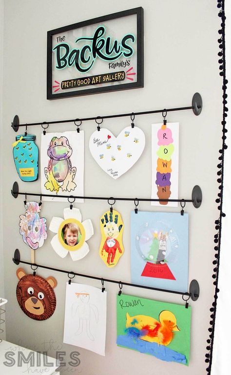 Easy DIY Kids Art Display: Simple, Inexpensive, & No Damage! | Where The Smiles Have Been #kids #art #artdisplay Diy Kids Art Display, كريم بروليه, Easy Diy Kids, Diy Kids Room, Kids Art Display, Koti Diy, Diy Kids Art, Displaying Kids Artwork, Aktiviti Kanak-kanak