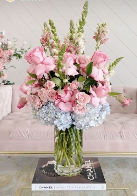 Pink Arrangements, Custom Vase, Flower Setting, Boquette Flowers, Flower Vase Arrangements, Flower Arrangements Simple, Flower Arrangements Diy, Fresh Flowers Arrangements, Vase Arrangements