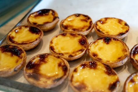 Fridge Tarts Recipes, Portugese Custard Tarts, Portuguese Breakfast, Portuguese Custard Tart Recipe, Portuguese Custard Tarts, Egg Tart Recipe, Portuguese Tarts, Portuguese Dessert Recipes, Custard Tarts Recipe