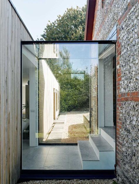 London Townhouse, Glass Extension, Exterior Stairs, Stairs Architecture, House Extension Design, London House, Barn Conversion, House Extensions, Vanuatu