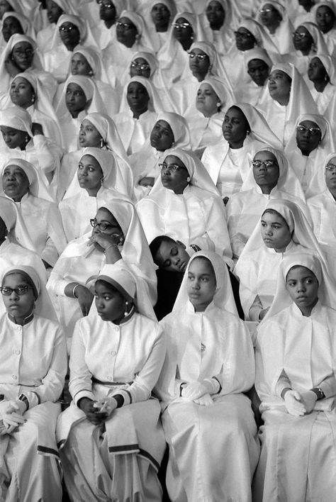 Elijah Muhammad, Robert Doisneau, Black Church, Los Angeles Art, Bad Picture, Black Photography, American Icons, Black White Photos, Sports Illustrated