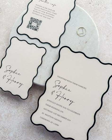 Fall in love with the ‘Sophie Collection’—one of our all-time favourites for modern weddings. Perfect for couples who seek elegance and style. 💌💍✨ #WeddingInvitations #WeddingStationery #ModernCouples #ElegantWeddings #WeddingInspo #blacktiewedding #moderninvitations #savethedate #rockmywedding #weddinginspiration Wedding Stationery Aesthetic, Weeding Inviting Card, Trendy Invitation Design, Modern Romantic Wedding Invitations, Wedding Invitations 2024, Easy Wedding Invitations, Wedding Invitation Packaging, Unique Modern Wedding Invitations, Unique Invitation Ideas