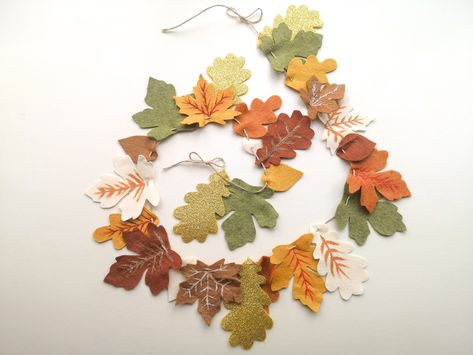 Cosy up your home decor this autumn with this beautiful felt leaf garland, so many choices on where to hang, by the fireplace, on a shelf or even use on a tent for the kids to really add some fun to your home. Leaves come in different sizes and colours and are hand painted to add details of the leaves.  Garland size is 110cm Delivery is sent 2nd class by Royal Mail and worldwide tracked and signed for delivery in 7-15 working days, these can vary. Uk delivery can be upgraded at the checkout. Autumn Leaf Garland, Felt Leaf Garland, Thanksgiving Decorations Diy Table, Felt Leaf, Leaves Garland, Fireplace Garland, Fall Leaf Garland, Felt Leaves, Fall Garland