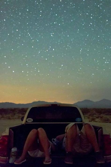 50 Unique and Really Fun Date Ideas for Couples Country Girl Style, Truck Bed Date, Paris Bucket List, London Travel Guide, Dream Dates, Romantic Date Night Ideas, Spring Date, Cute Date Ideas, Instant Messaging