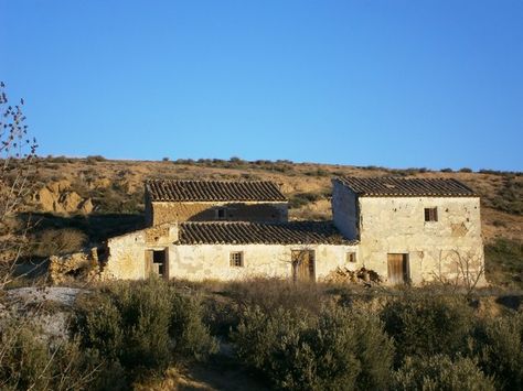 Rural Spanish property for sale Andalucia Spain Ref: v1566 Abandoned Homes, Rural Spain, Portfolio Moodboard, Spanish Countryside, Cave Houses, Rustic Houses, Town Homes, Old Stone Houses, Andalucia Spain