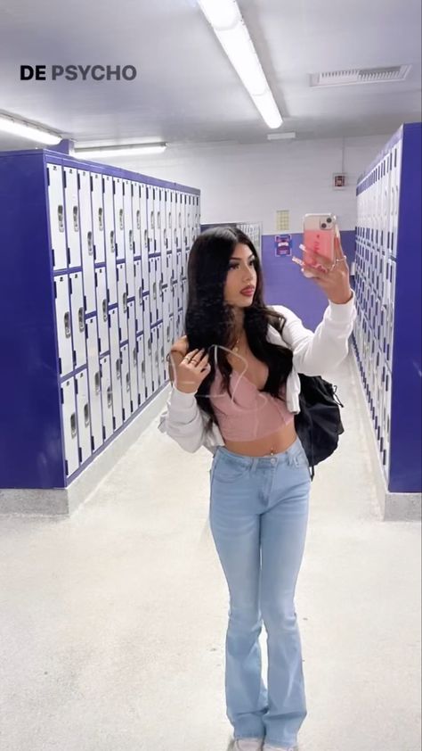 Pink School Fits, Latina Outfits Casual, Baddie Fashion, Bad Dresses, Outfits Baddie, Latina Outfit, Latina Outfits, Outfits For Mexico, Latina Fashion Outfits