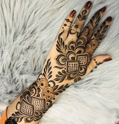 Moti Mehndi Designs, Finger Mehendi Designs, Beautiful Simple Mehndi Design, Short Mehndi Design, Mehndi Designs 2018, Legs Mehndi Design, Mehndi Designs Bridal Hands, Rose Mehndi Designs, Latest Henna Designs