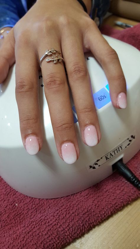 SNS Dipping Powder Ombre Rose & Blanc! #SNSDipping Powder, #ombrenail, #dippingpowderombre, #pinkandwhite, #dippingpowder, Pink And White French, Valentine Nails Pink, Sns Nails Colors, Metallic Nail Art, Unghie Sfumate, Chrome Nail Powder, Pink Ombre Nails, Sns Nails, Ombre Pink