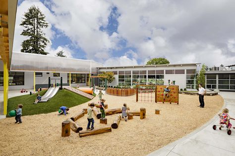 LHLA Earl Boyles Elementary School Playrgound Playground Garden, Elementary School Playground, Forest Kindergarten, Kindergarten Interior, Kindergarten Projects, Smart School, School Wall Art, Elementary Classroom Decor, Courtyard Design