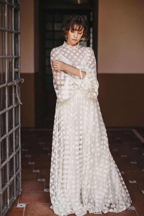 Long Sleeve Wedding Dress Unique, Paolo Sebastian Wedding Dress, Reformation Wedding Dress, 70s Wedding Dress, Winter Wedding Fashion, Vestidos Boho, Long Sleeve Wedding Dresses, Sleeve Wedding Dresses, Top Wedding Dresses