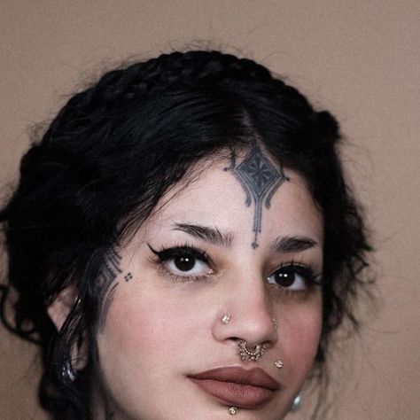 Alt Face Tattoo, Forehead Tattoo Woman, Small Throat Tattoos Women, Traditional Face Tattoo, Female Face Tattoo, Chest Board, Front Neck Tattoo, Face Tats, Face Tattoos For Women