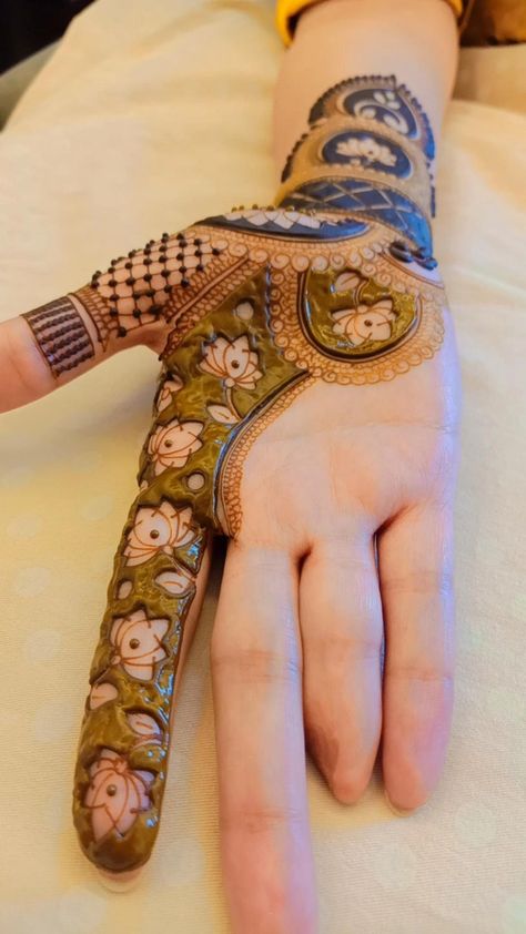 3D mehandi design 3d Mehandi Designs, 3d Mehndi Design, 3d Mehndi, Henna Wedding, Mehandi Design, Mehandi Designs, Mehndi Design, Mehndi Designs, Henna