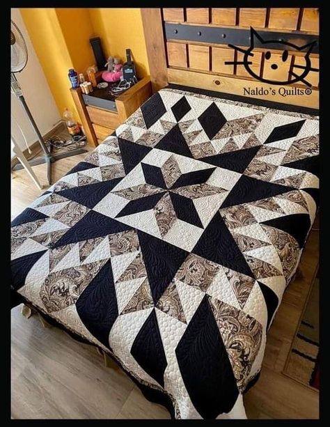 Quilts For Beds, King Size Quilts, Black And White Quilt, Bed Quilt Patterns, Patchwork Quilting Designs, Christmas Ornaments Patterns, Panel Quilt Patterns, Quilt Blocks Easy, Big Block Quilts