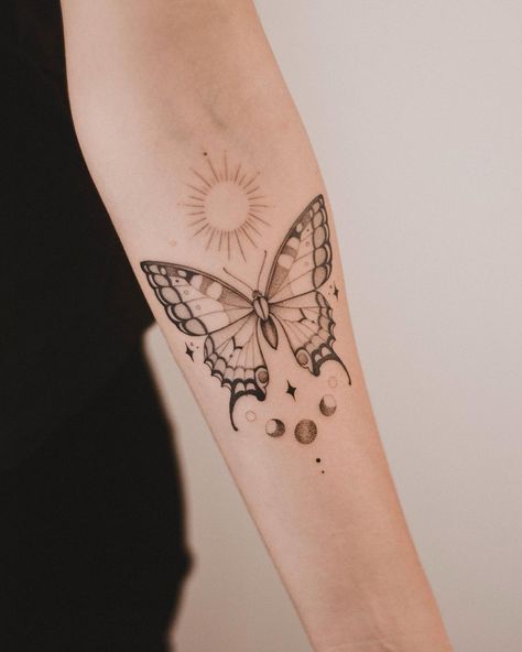 Butterfly Star Tattoo, Big Lantern, Butterfly Tattoos On Arm, Whimsical Tattoos, Collar Work, Bookish Tattoos, Hip Thigh Tattoos, Butterfly Tattoos For Women, Star Tattoo Designs