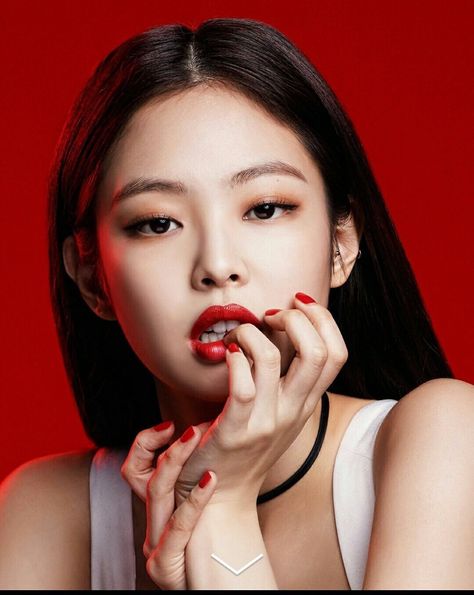 Make Up For Graduation, Kim Makeup, Cherry Red Hair, Red Lip Makeup, Chanel Makeup, Jennie Kim Blackpink, Red Hair Color, Lipstick Makeup, Jennie Kim