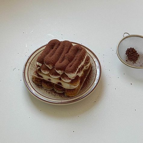 Tiramisu Astetic, Korean Dessert, Korean Desserts, Dessert Photography, Tiramisu Cake, Asian Desserts, Mind Body And Soul, Quick Desserts, Food Is Fuel