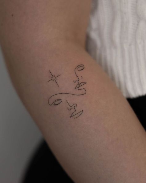 Tattoo And Meaning, Gemini Tattoo Designs, Twin Tattoos, Simple Arm Tattoos, Gemini Tattoo, 4 Tattoo, Small Hand Tattoos, Arm Tattoos For Women, Discreet Tattoos