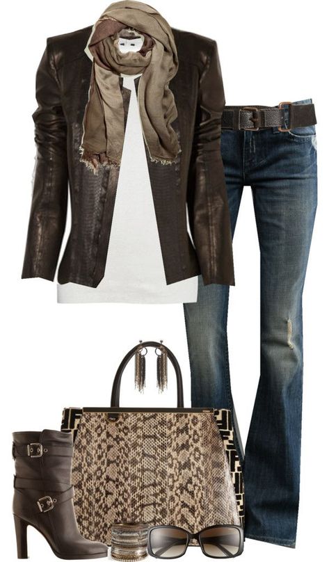 women's leather biker jacket and a snakeskin purse Summer Fashions, Biker Chick, Mode Casual, Outfit Casual, Work Outfits, Fall Winter Outfits, Rick Owens, Look Fashion, Autumn Winter Fashion