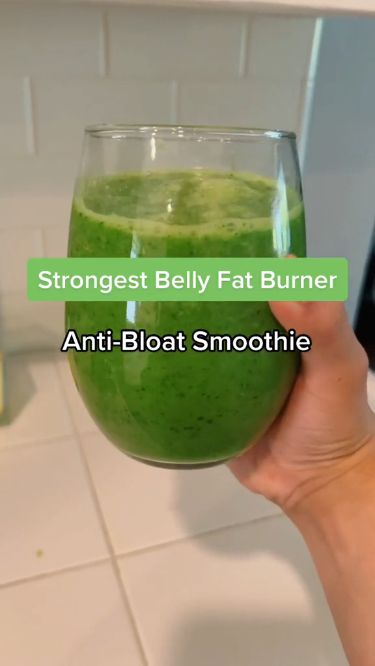 Anti-Bloat Smoothie#TheSmoothieDiet #SmoothieDiet #HealthyEating #Smoothies #WeightLoss #Fitness #Nutrition #VeganSmoothie #BreakfastSmoothie #HealthyLifestyle #FruitSmoothie #GreenSmoothie #SugarFreeSmoothie #Detox #HealthyFood #Protein #Vitamins #Minerals #OatmealSmoothie #FruitSmoothie #BerrySmoothie Anti Bloat Smoothie, Fat Burning Smoothies Belly, Fat Burning Smoothies, Belly Fat Burner, Healthy Drinks Recipes, Healthy Smoothie, Green Smoothie Recipes, Smoothie Drinks, Fat Burning Drinks