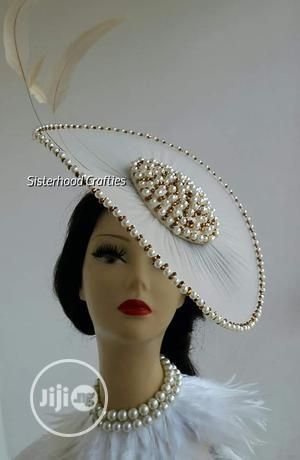 Fancy Hats Classy, Hatinators Fascinators, Fascinators For Weddings, Fascinator Ideas, Fascinator Hats Outfit, Fascinator Hats Diy, Fascinator Hats Wedding, Corset Fashion Outfits, Classy Hats