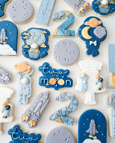 Space Theme Cookies, Moon And Space, Two The Moon, Royal Icing Sugar, Moon Party, Cookies Baking, Sugar Cookie Designs, Fondant Cookies, Baby Boy Birthday