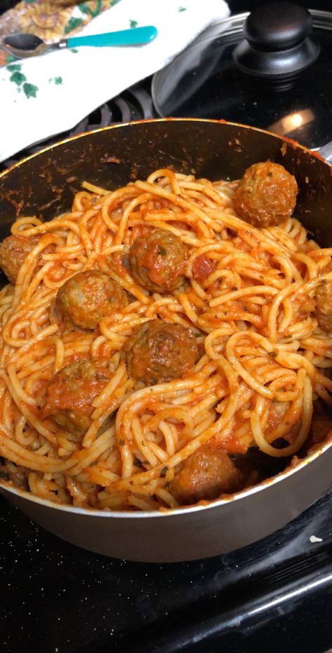 Spaghetti And Meatballs Aesthetic, Spaghetti And Meatball Recipes, Meatball And Spaghetti, Spaghetti Aesthetic, Dinner Snap, Cooking Snap, Meatball Spaghetti, Meatballs And Spaghetti, Spaghetti With Meatballs