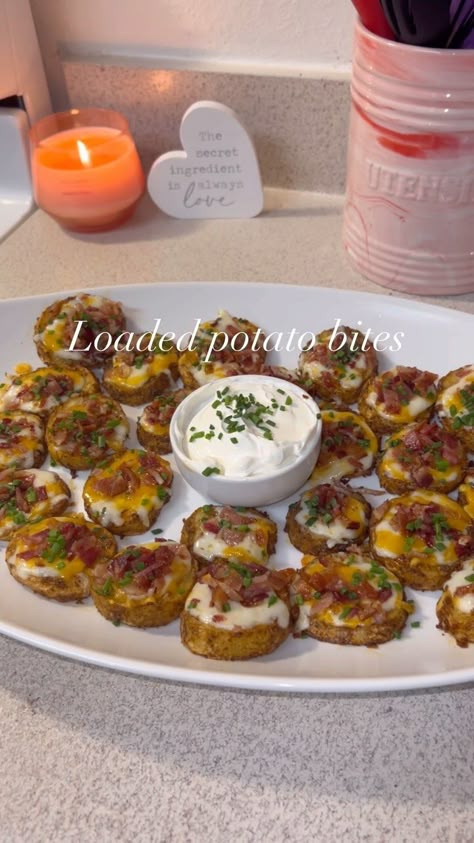 Loaded potato bites 🔥🔥🔥 how many times did I say potatoes? 😂😂😂 #appetizers #loadedpotatoes #potatoes #superbowlappetizers | Instagram Mini Loaded Potatoes, Mini Potato Recipe, Potatoes Appetizers, Mini Jacket Potatoes, Potato Skins Appetizer, Loaded Potato Bites, Potato Appetizers, Mini Potatoes, Superbowl Appetizers