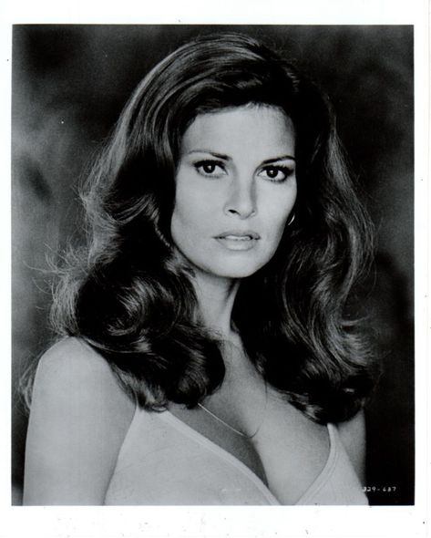 Raquel Welch Rachel Welch, James Bond Girls, Bond Girls, Rita Hayworth, Raquel Welch, Celebrity Travel, Hollywood Glam, Vintage Hollywood, Famous Celebrities