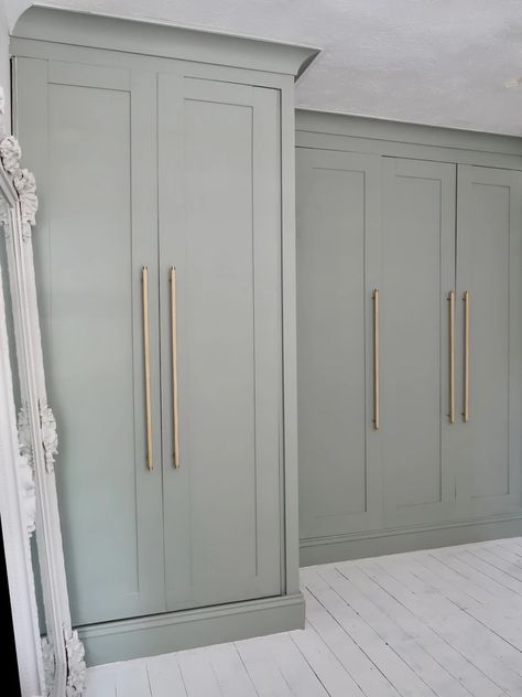 Bespoke on a Budget:You’re gonna love this DIY Wardrobe Transformation! Bedroom Cupboard Doors, Built In Wardrobe Doors, Cupboard Doors Makeover, Diy Fitted Wardrobes, Fitted Wardrobe Doors, Cupboard Makeover, Bedroom Built In Wardrobe, Painted Wardrobe, Bespoke Wardrobe