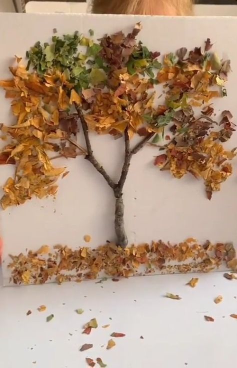 Best Kids Activities on Instagram: “BEAUTIFUL tree craft made with natural materials! 😍😍 Made with sticks, dry leaves and glue. Easy to make with GORGEOUS results! What do you…” Spring Flower Crafts, Flower Crafts Kids, Autumn Leaves Craft, Leaf Projects, Keep Kids Busy, Dry Leaves, Tree Craft, Autumn Tree, Hand Crafts For Kids