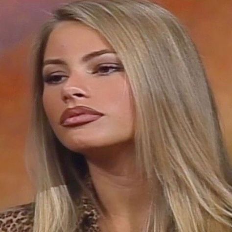 Sofia Vergara in the 90s Sofia Vergara Blonde, Sofia Vergara In The 90s, Sofia Vargas, 90’s Makeup, Sofia Vergara Hair, Sophia Vergara, Pretty Nose, 90s Makeup, 90s Throwback