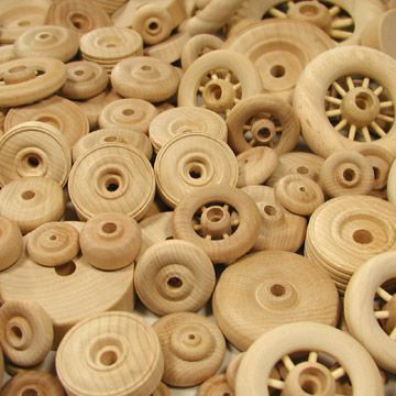 Woodworking Clock Projects, Wooden Toy Wheels, Wood Toys Diy, Wooden Toys Diy, Wooden Toys Design, Wooden Toy Trucks, Wooden Toy Cars, Wood Projects For Kids, Wood Toys Plans