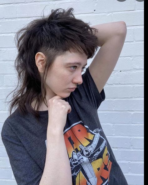 Mullet For Heart Shaped Face, Mullethawk Women, Shaved Side Hairstyles Curly, Mullet With Long Sides, Mullet With Face Framing, Punk Hair Mullet, Punk Haircut Women, Curly Punk Mullet, Faux Hawk Mullet Women