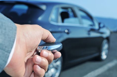 Hackers Are Stealing Keyless Entry Cars with a $200 Device Gps Vehicle Tracking, Car Security, Remote Car Starter, Automotive Locksmith, Car Starter, Car Rental Company, Honda (car), Car Alarm, Locksmith Services