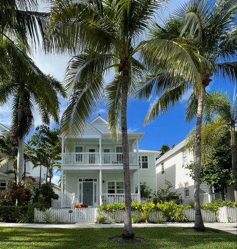 Roosevelt Annex is a private gated community with high and luxury homes like this one. There is a pool in the backyard overlooking the protected bay that leads out to the open Atlantic ocean. Gary McAdams, Key West Realtor, (305) 731-0501. #keywest #keywestrealestate #keywestrealtor #garymcadams #garymcadamsrealtor #FloridaKeysRealEstate #MLS #homesforsale #garymcadamskeywest #realestate #keywestflorida #floridakeys Key West Florida Houses, Sims 4 Essentials, New Home Aesthetic, Key West House, Beachy House, Florida Apartments, Move To Florida, Different Lifestyles, House In Florida