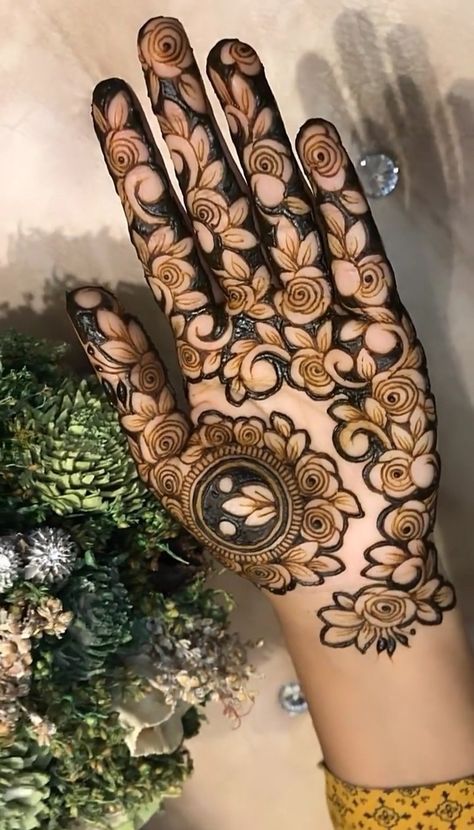 Filled Mehendi Designs, 3 D Mehendi Design, Filling Mehendi Designs, 3d Mehandi Designs, Filling Mehndi Designs, 3d Mehendi Designs, 3d Mehndi Design, Finger Mehndi, Legs Mehndi