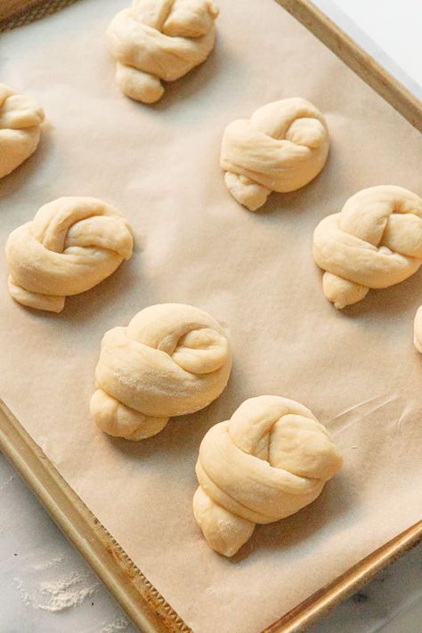 Small Batch Challah Rolls Recipe. A delicious and easy recipe that is perfect for dinner rolls or for shabbat. #challah #challahrecipes Challah Dinner Rolls, Small Challah Bread Recipe, Challah Bread Rolls Recipe, Challah Bread Rolls, Bread Recipes Small Batch, Challah Rolls Recipe, Small Batch Rolls, Shabat Dinner, Small Batch Dinner Rolls