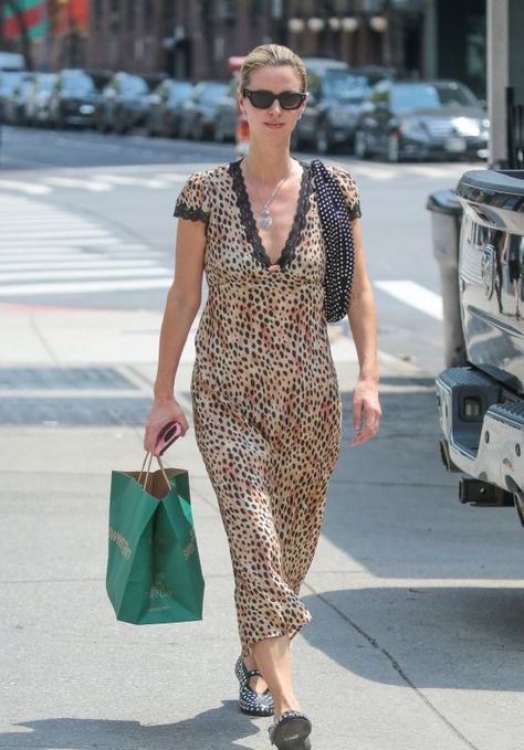 Nicky Hilton Shopping in a New York 04-29-2024 Nicky Hilton Style, Shopping In New York, Nicole Murphy, Nicky Hilton, Jenna Dewan, Celebrity List, Celebrity Trends, Anya Taylor Joy, Camel Coat