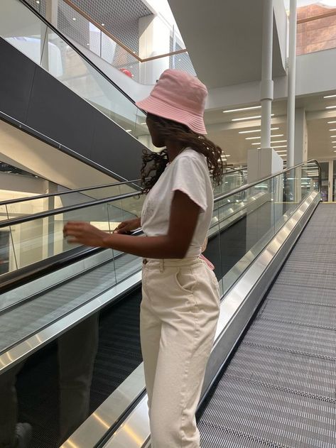 pink outfit, pink bucket hat Pink Bucket Hat Outfit, Bucket Hat Outfit, Pink Bucket Hat, Hat Outfit, College Fits, Pose Idea, Outfit Pink, Pink Hat, Outfits With Hats