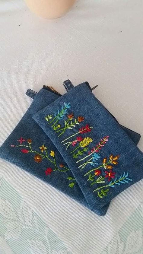 Hand Bags Ideas, Kutch Work Designs, Bags For Ladies, Bags Ideas, Denim Bags, Diy Bag Designs, Diy Bags Patterns, Hand Embroidery Videos, Diy Embroidery Patterns