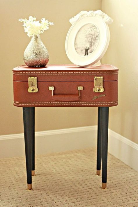 diy vintage suitcase table, chalk paint, diy, how to, painted furniture, repurposing upcycling Diy Vintage Suitcase, Vintage Suitcase Table, Suitcase Table, Decor Shabby Chic, Vintage Suitcase, Upcycled Home Decor, Shabby Chic Bedrooms, Shabby Chic Diy, Shabby Chic Kitchen