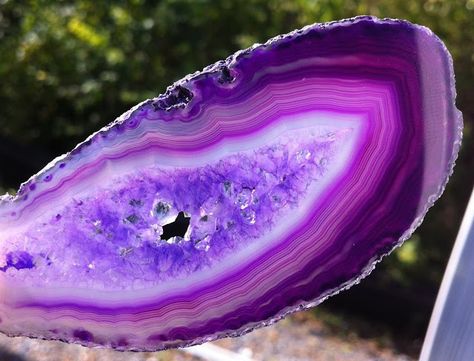 Refashion Co-op: Inspired by Pinterest: Purple Geode Slice Choker Purple Geode, Geode Rocks, Health And Wealth, Geology Rocks, Geode Art, Geode Slice, Pink Stones, Purple Agate, Resin Coasters