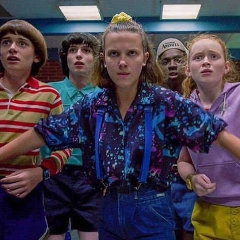 Stranger Things Eleven, El, Will, Mike, Lucas, Max, Millie Bobby Brown, Noah Schnapp, Finn Wolfhard, Caleb McLaughlin, Sadie Sink, Season 3 A Group, Stranger Things, Wall